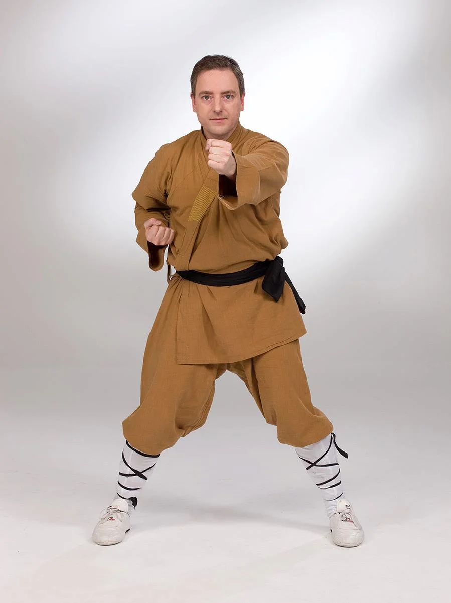 Jörg Weidner bei einer Kung-Fu-Haltung
