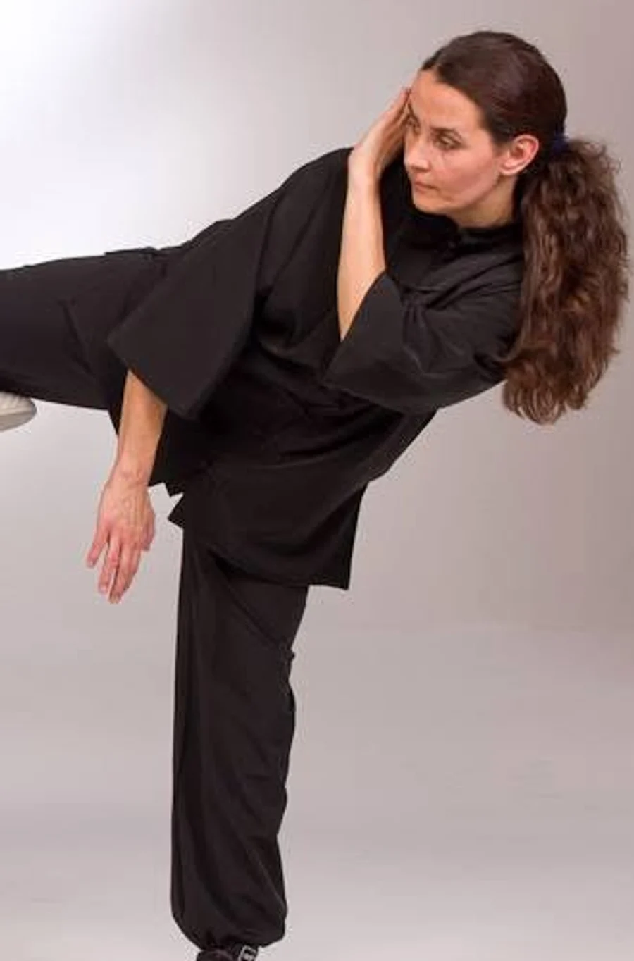 Susanne Weidner bei einer Kung-Fu-Haltung